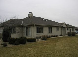 W175N8041 Robin Cir, Menomonee Falls, WI 53051