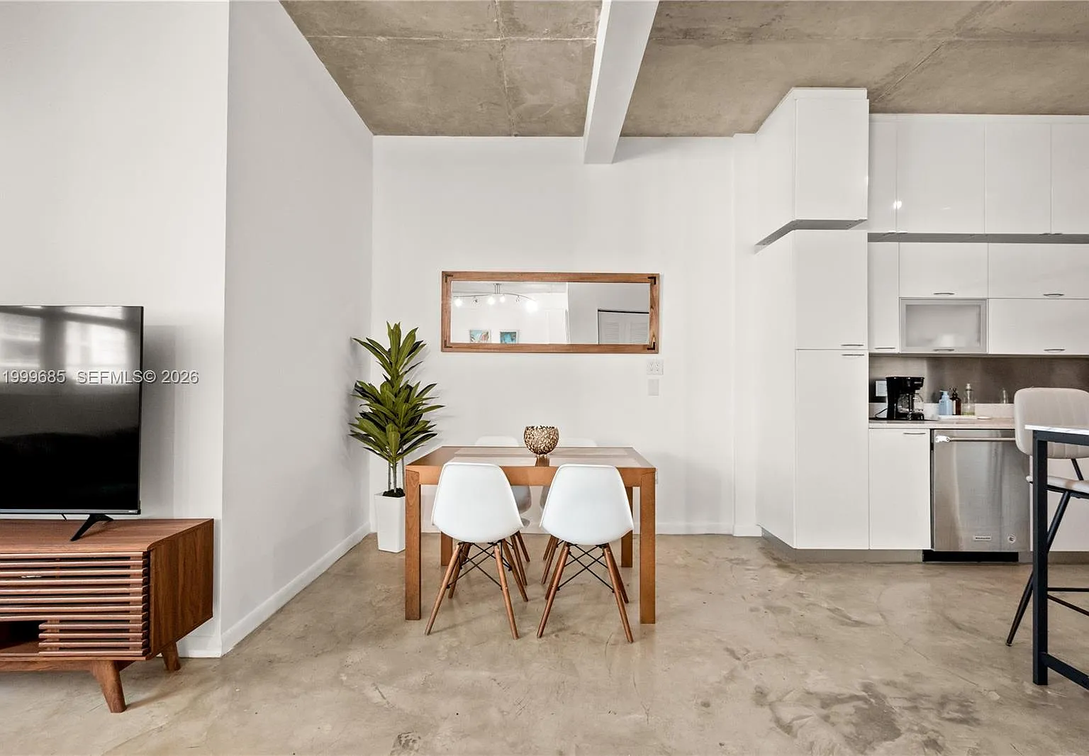 The Loft Downtown Condo — Photo 2