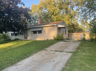 61 Alameda Dr, Carpentersville, IL 60110