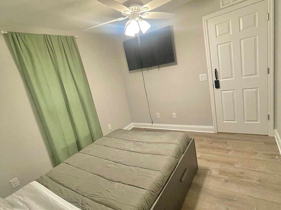 1st image of 1124 N Stella Ave Room 2