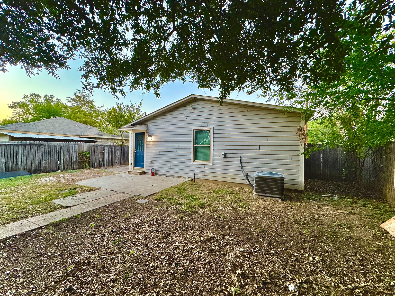 3 bed, 1100 sqft, $1,875 — Photo 3