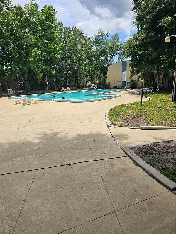 2 bed, 876 sqft, $1,150 — Photo 3