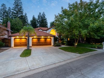 841 E Country View Cir, Fresno, CA, 93730