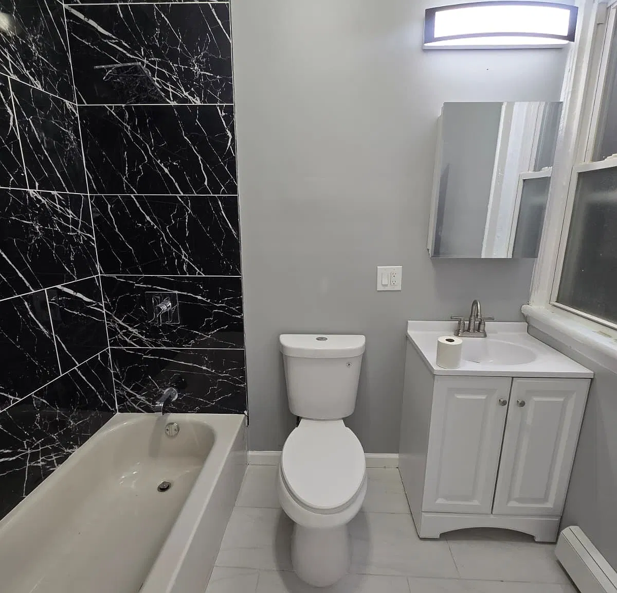 3 bed, 1.5 bath, $2,400 — Photo 2