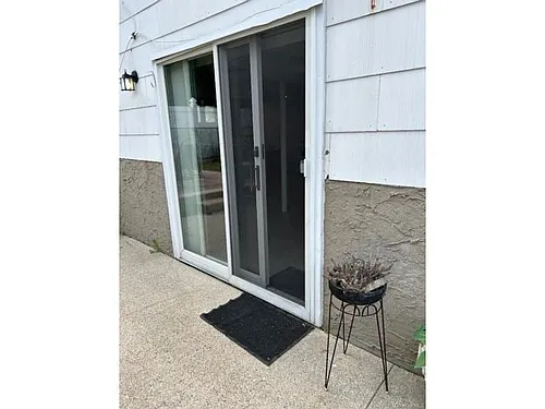 455 Chelsea Ave Photo 1