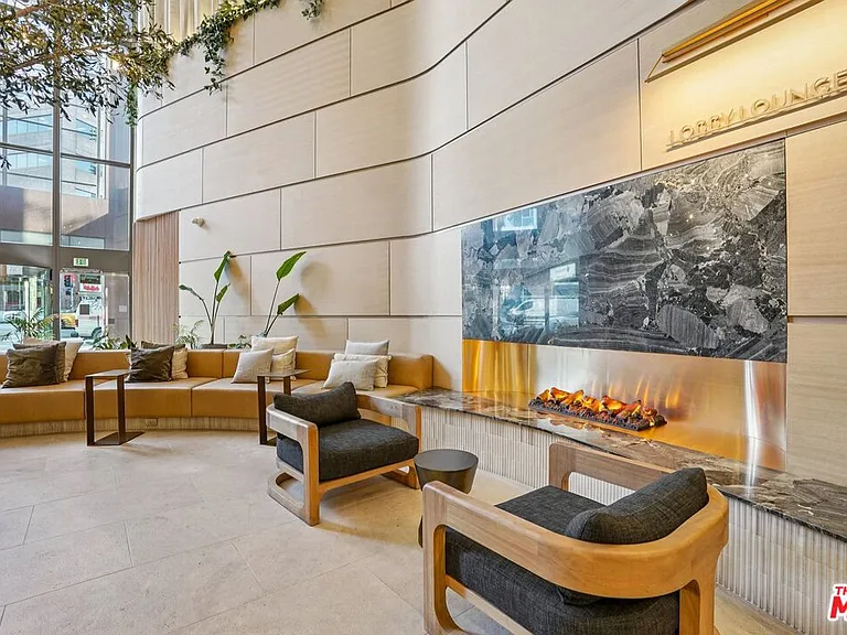 1100 Wilshire Blvd #2201 — Photo 40