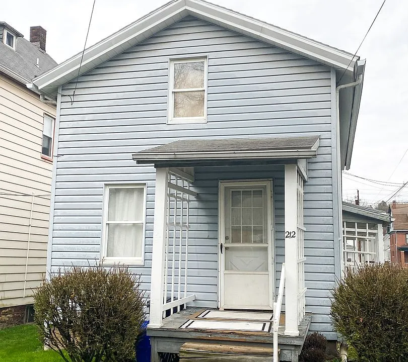 212 E Walnut St
