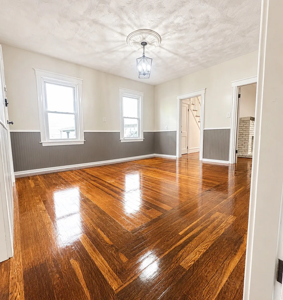 4 bed, 1300 sqft, $2,600 — Photo 2