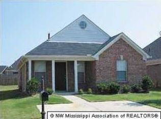 8204 Cross Point Dr, Olive Branch, MS 38654