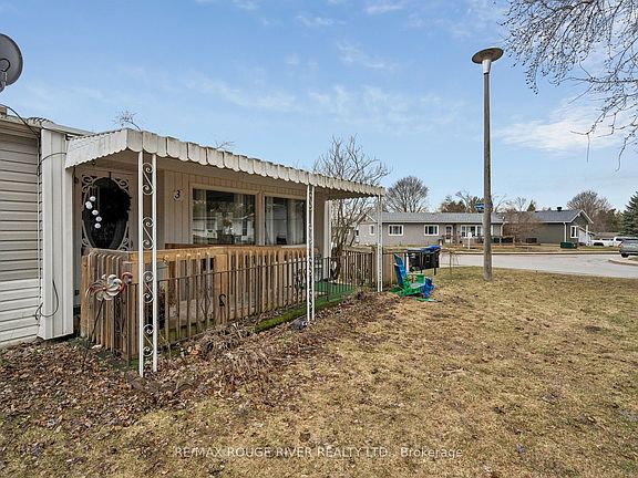 3rd image of 35 Hawthorne Dr