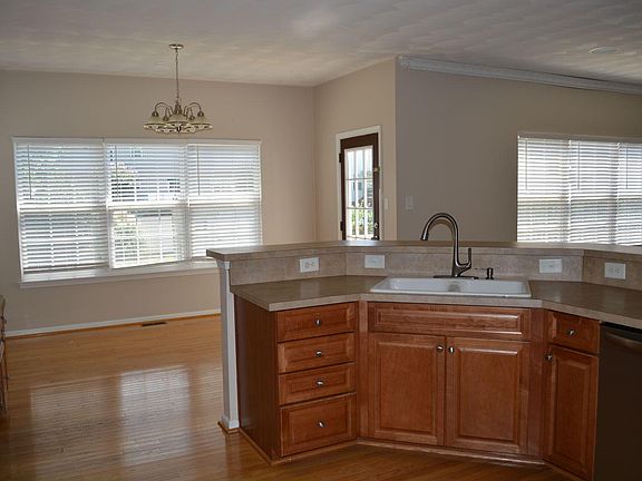 5th image of 13319 Naylors Blue Ct