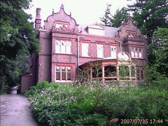 2nd image of 234 W Upsal St