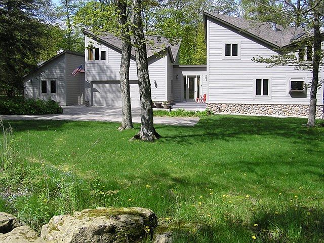 1st image of 398 Hemlock Dr