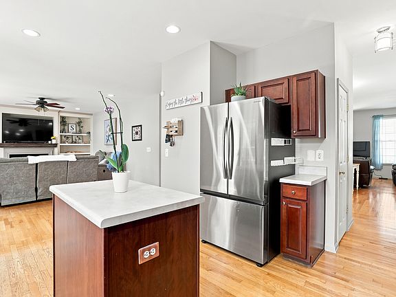3rd image of 2113 Rocky Mountain Way