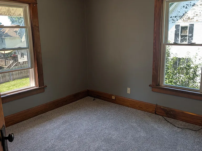 Bedroom 1 new carpet and paint