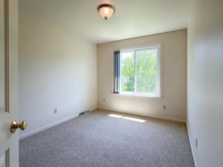 185 Riders Way — Photo 13