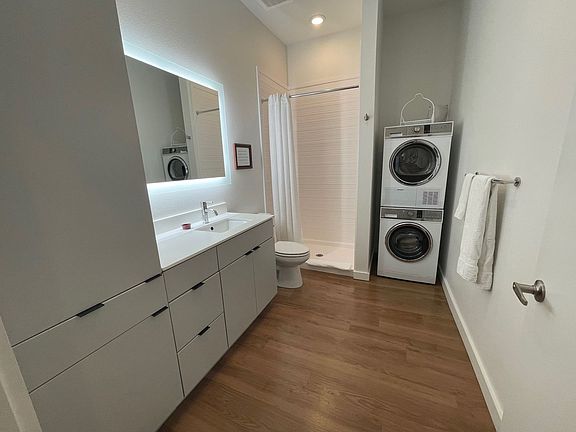 5th image of 1424 Main St #205