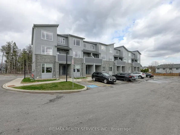 925 Deveron Cres #12, London, ON N5Z 0B6