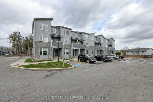925 Deveron Cres #12 Photo 1