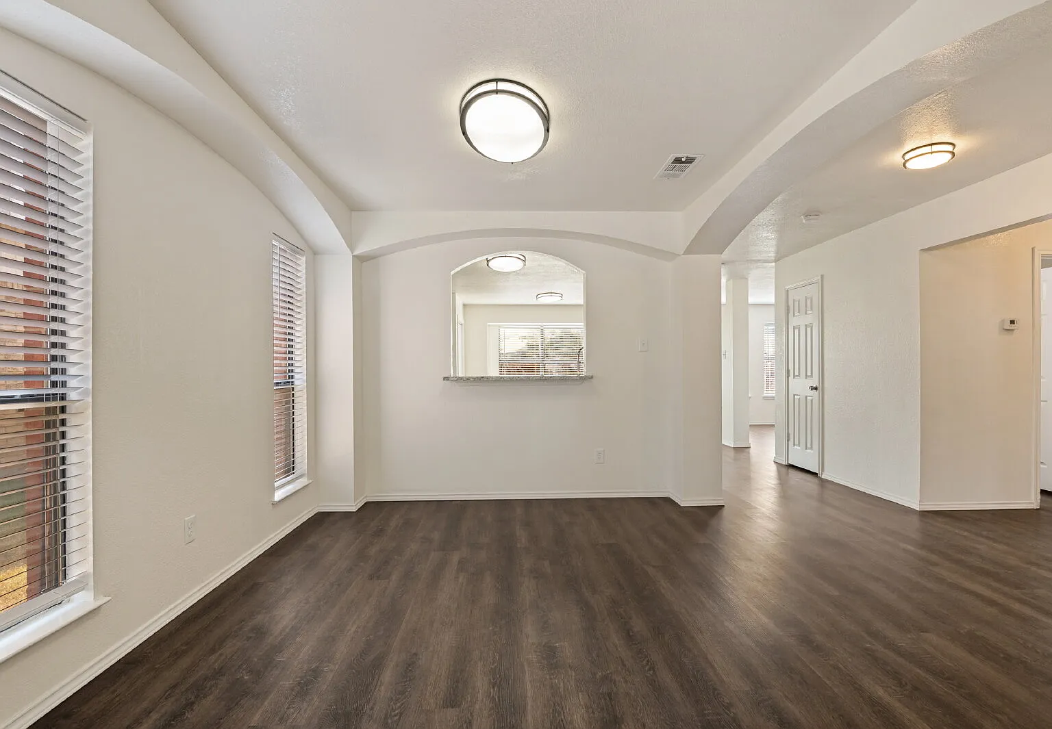 4 bed, 2.5 bath, 3020 sqft, $3,000 — Photo 4