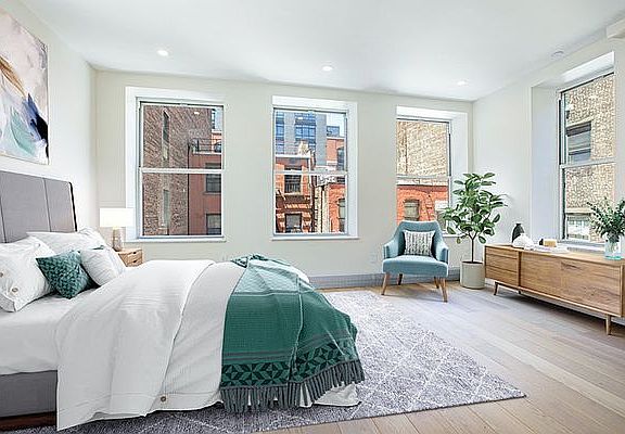 3rd image of 448 Greenwich St APT 2