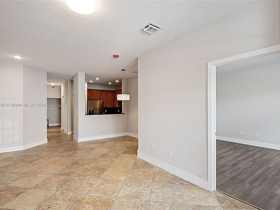4th image of 5752 Hampton Hills Blvd Unit 5752