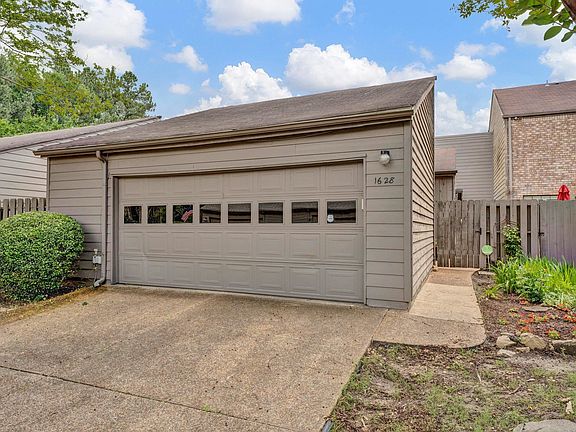 3rd image of 1628 Shadowmoss Ln #35