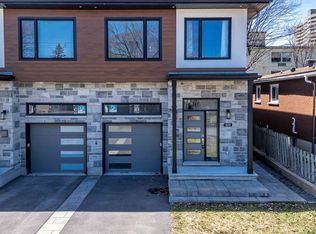 828 Maplewood Ave #A, Ottawa, ON K2B 5V5