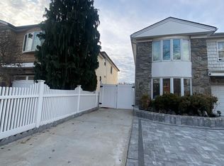 8 Gadsen Pl #1, Staten Island, NY 10314
