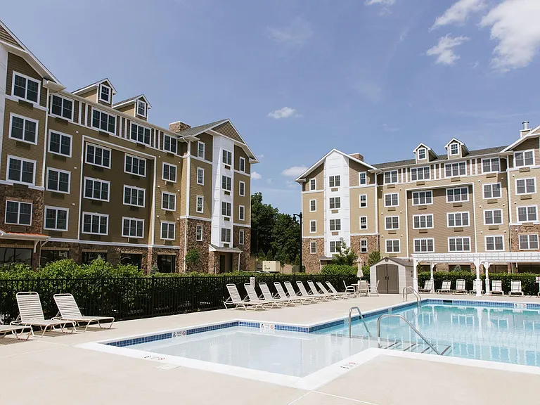 600 Autumn Ln — Photo 16