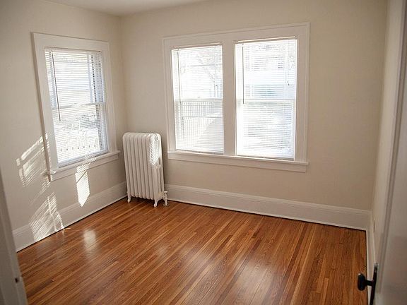 5th image of 4033 42nd Ave S Unit 2