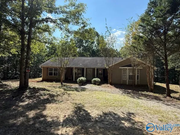 522 Wallace Dr, Hartselle, AL 35640