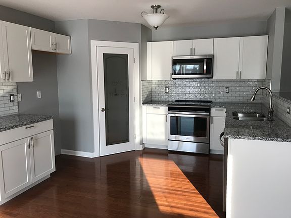 4th image of 7456 Wren Dr