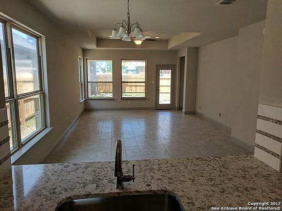 3rd image of 206 Maxwell Dr