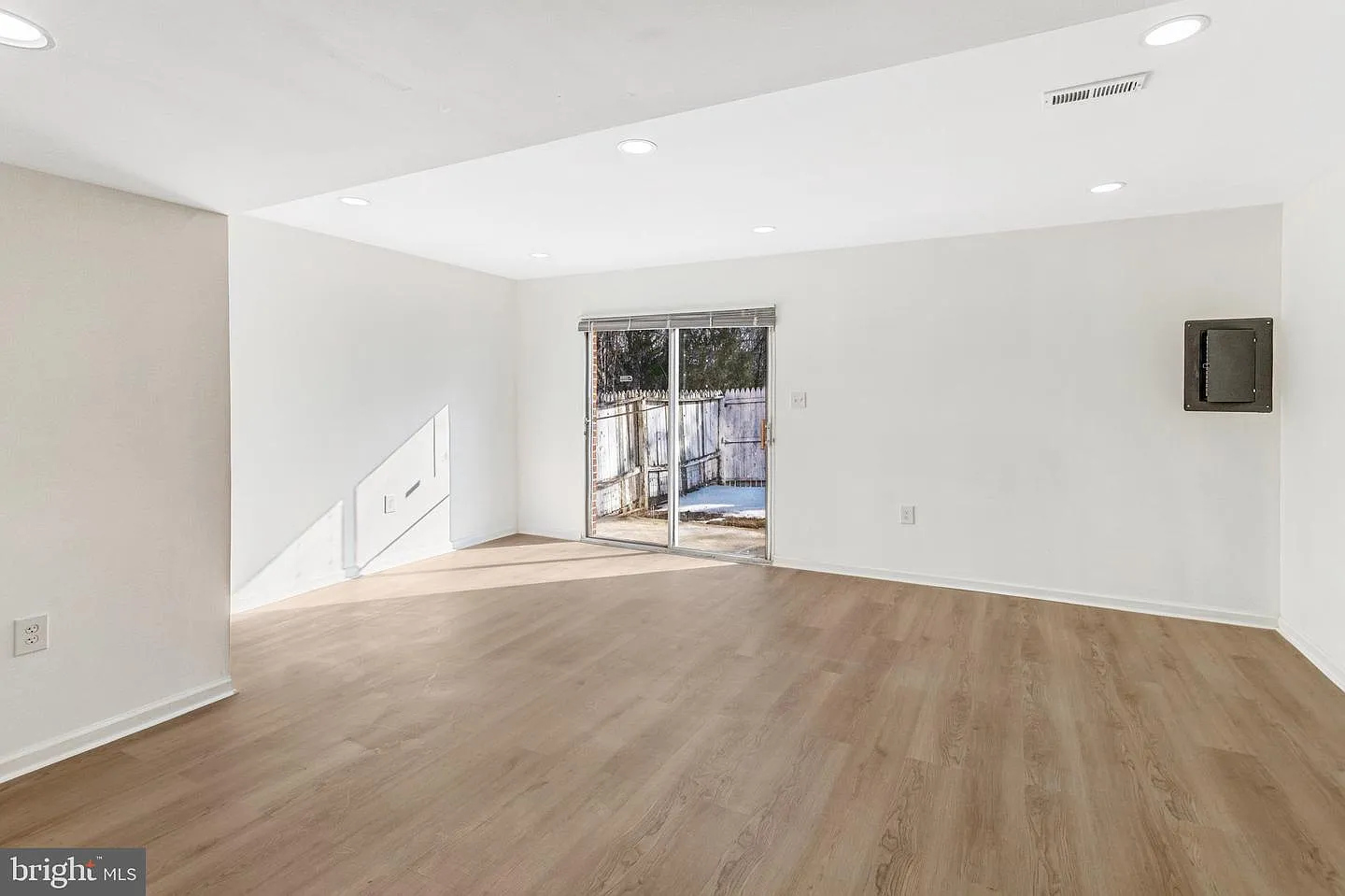 4 bed, 2070 sqft, $3,500 — Photo 3