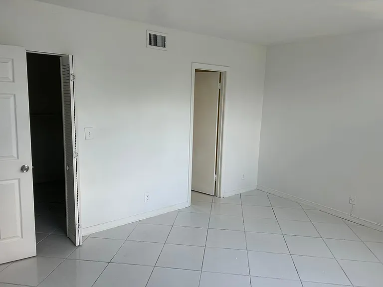 3900 NW 76th Ave #107 — Photo 9