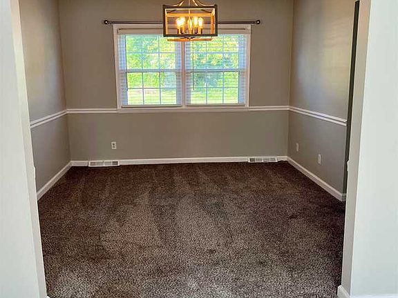4th image of 8011 Pine Creek Dr