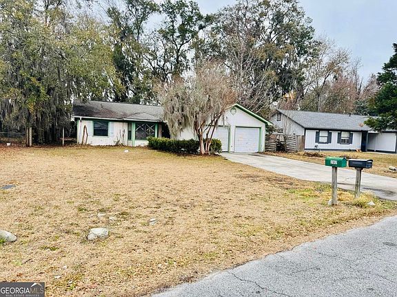 3rd image of 206 Sunnyside Dr