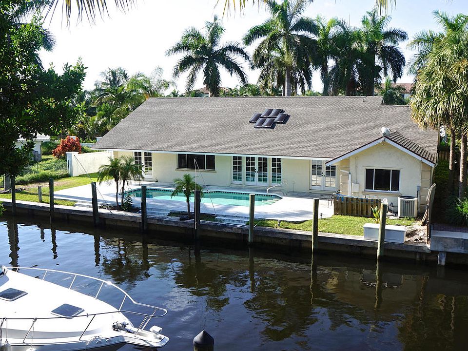 1st image of 815 Bamboo Ln
