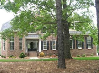 8707 Fairview Rd, Charlotte, NC 28226