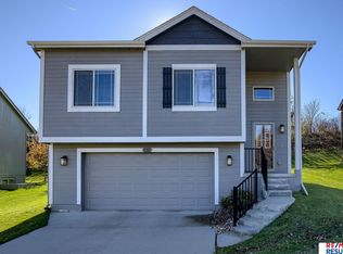 13911 Wood Valley Dr, Omaha, NE 68142