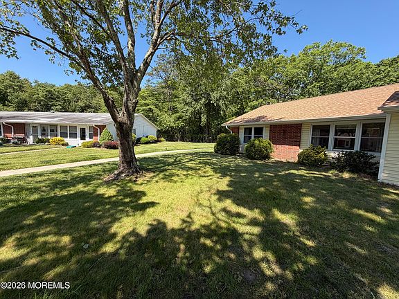 3rd image of 220A Buckingham Court