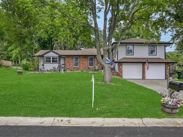 2505 S 16th St, Leavenworth, KS 66048