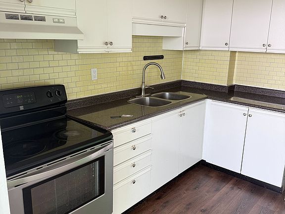 2nd image of 530 Lolita Gdns #702