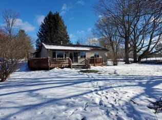944 E Wauregan Dr, Hope, MI 48628