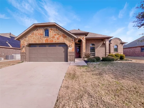 105 Traveller St, Waxahachie, TX 75165