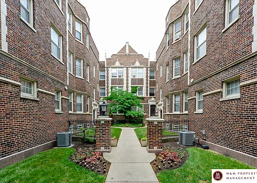 1002 North Boulevard Photo 1