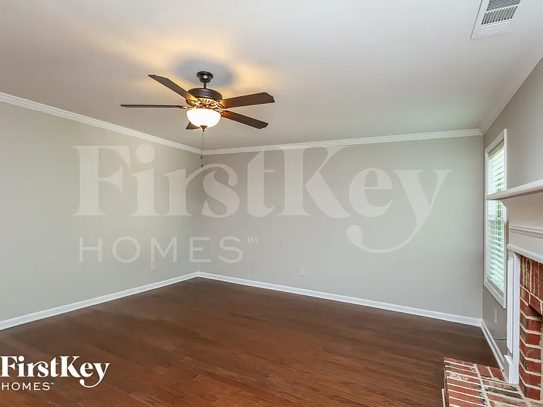 254 Cypress Pl — Photo 5