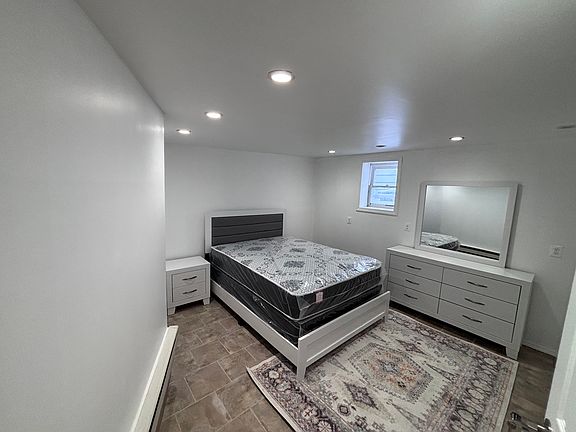 4th image of 187 Walker St Floor 1