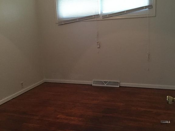 5th image of 1352 Carver Pl